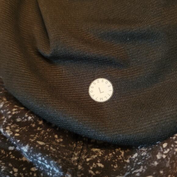 Lululemon T.H.E. Short *Linerless 11" in Inked Light Cast Black Color Size Large - Picture 13 of 16